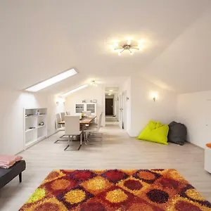Lovely Center Apartment